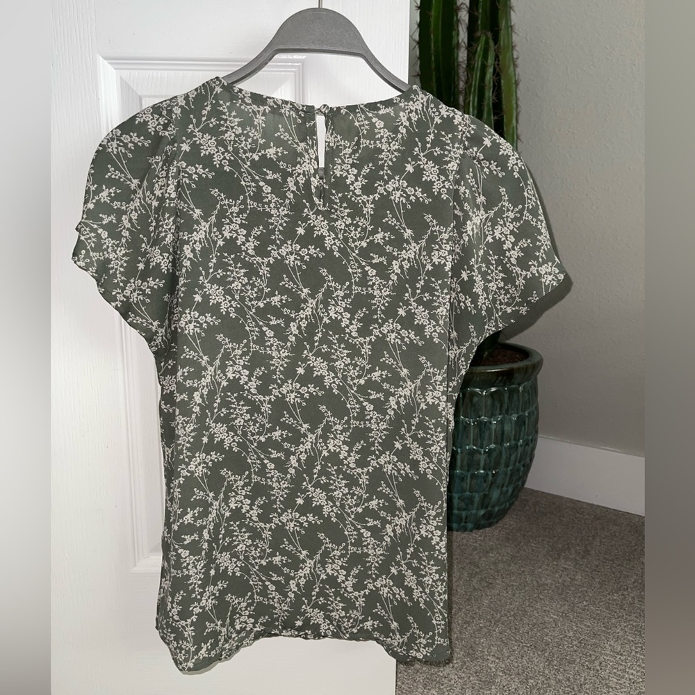 2 blouses size S - Picture 2 of 7